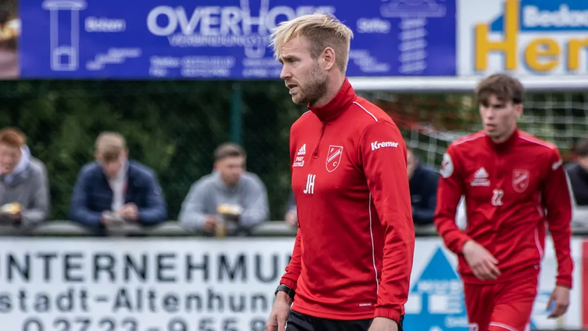 Jan Hüttemann, der Trainer des FC Lennestadt. von Katharina Lapp