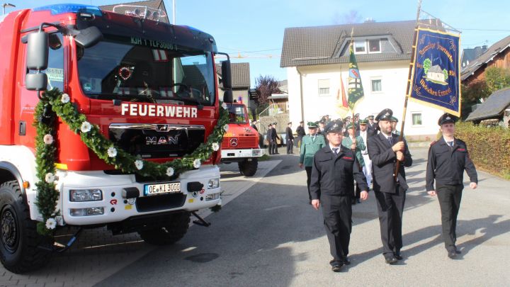 Drei neue Fahrzeuge und der Anbau des Feuerwehrhauses werten die Ausstattung der Feuerwehr Welschen...