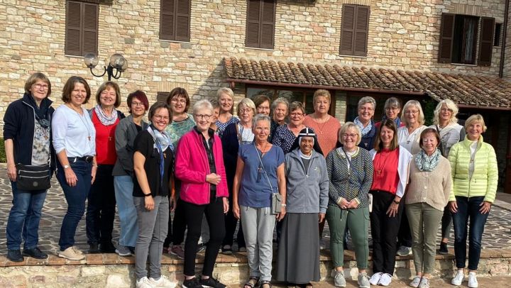 23 Elsper Frauen haben sich jetzt in Italien auf die Spuren von Franziskus und Clara von Assisi...