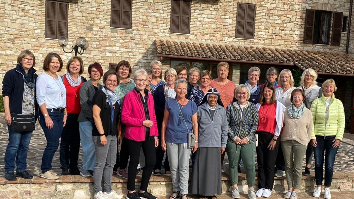 23 Elsper Frauen haben sich jetzt in Italien auf die Spuren von Franziskus und Clara von Assisi begeben. von privat