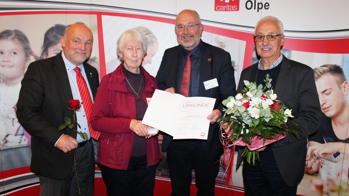 Maria Hesse erhielt das Goldene Ehrenzeichen. von privat