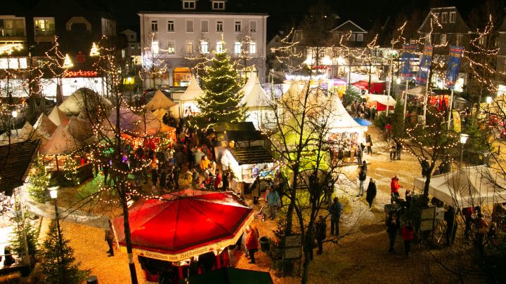 Der historische Weihnachtsmarkt in Olpe ist für seine gemütliche Atmosphäre und das...