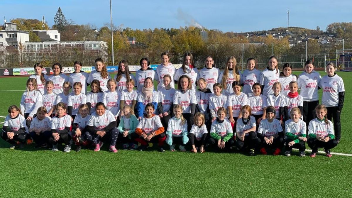 Die Teilnehmer des Tags des Mädchenfußballs des FC Finnentrop. von privat