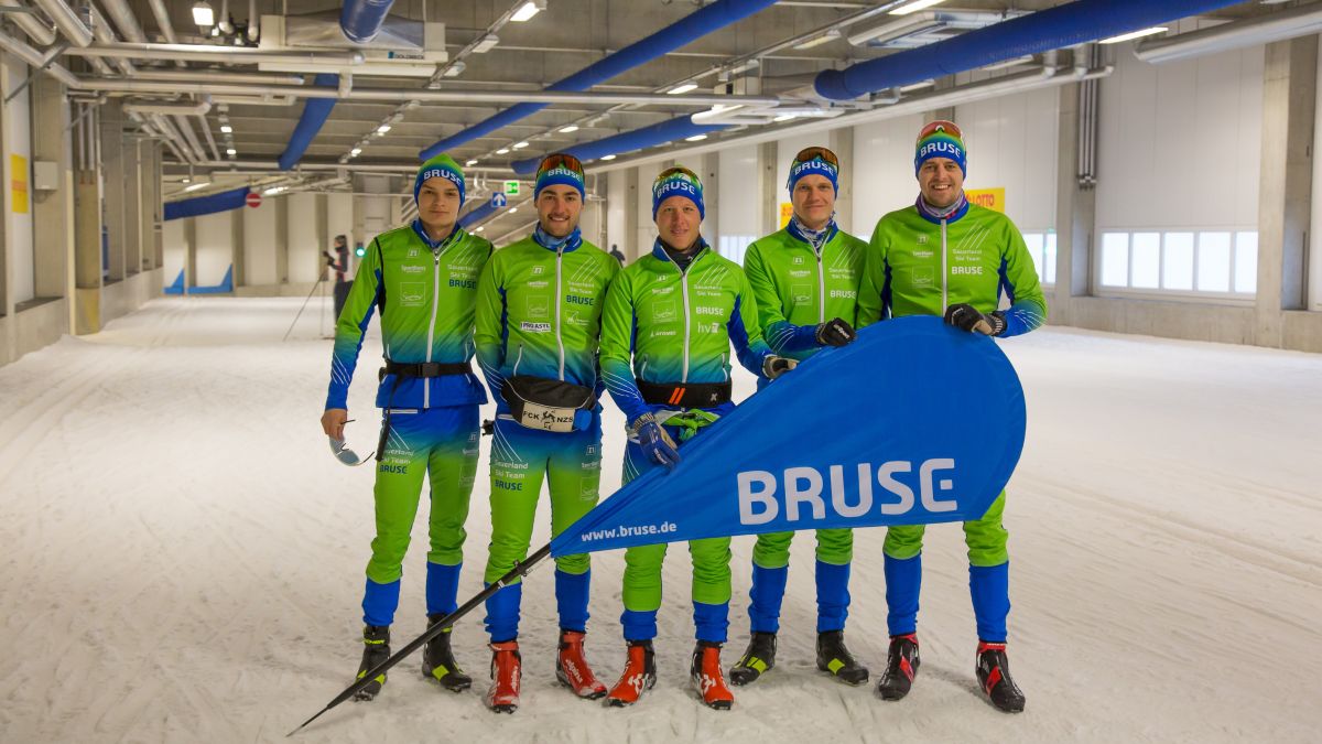Das erste gemeinsame Trainingslager auf Schnee war ein Erfolg für das „Bruse Sauerland Skiteam“: Till Hartmann, Benjamin Selter, Patrick Ottilinger, Tobias Hartig, Lennert Versen (v.l.) von privat