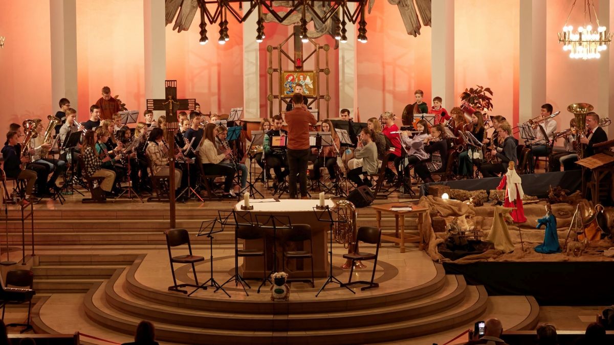 Das Jugendorchester Rhode beim Adventskonzert 2021 in der Olper Marienkirche. von privat