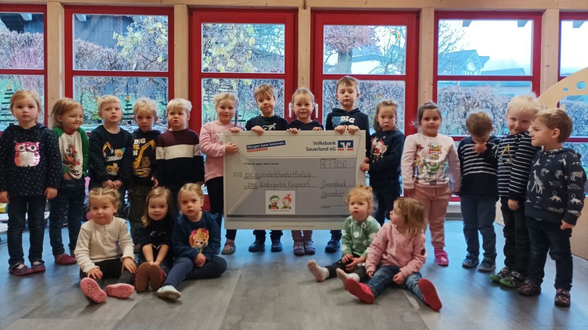 Eine tolle Leistung: Bei der vom Kindergarten Ratz & Rübe organisierten Waldschatzsuche und einigen anderen Aktionen kamen mehr als 1.800 Euro für den befreundeten Kindergarten in Euskirchen zusammen. von privat