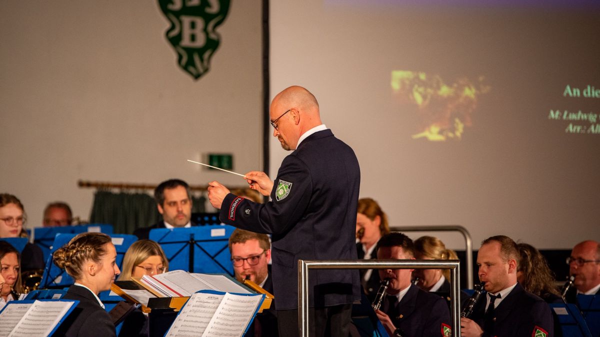 Das Weihnachtskonzert des Musikzuges der Freiwilligen Feuerwehr Bamenohl findet am Samstag, 17. Dezember, in der Schützenhalle Bamenohl statt. von privat