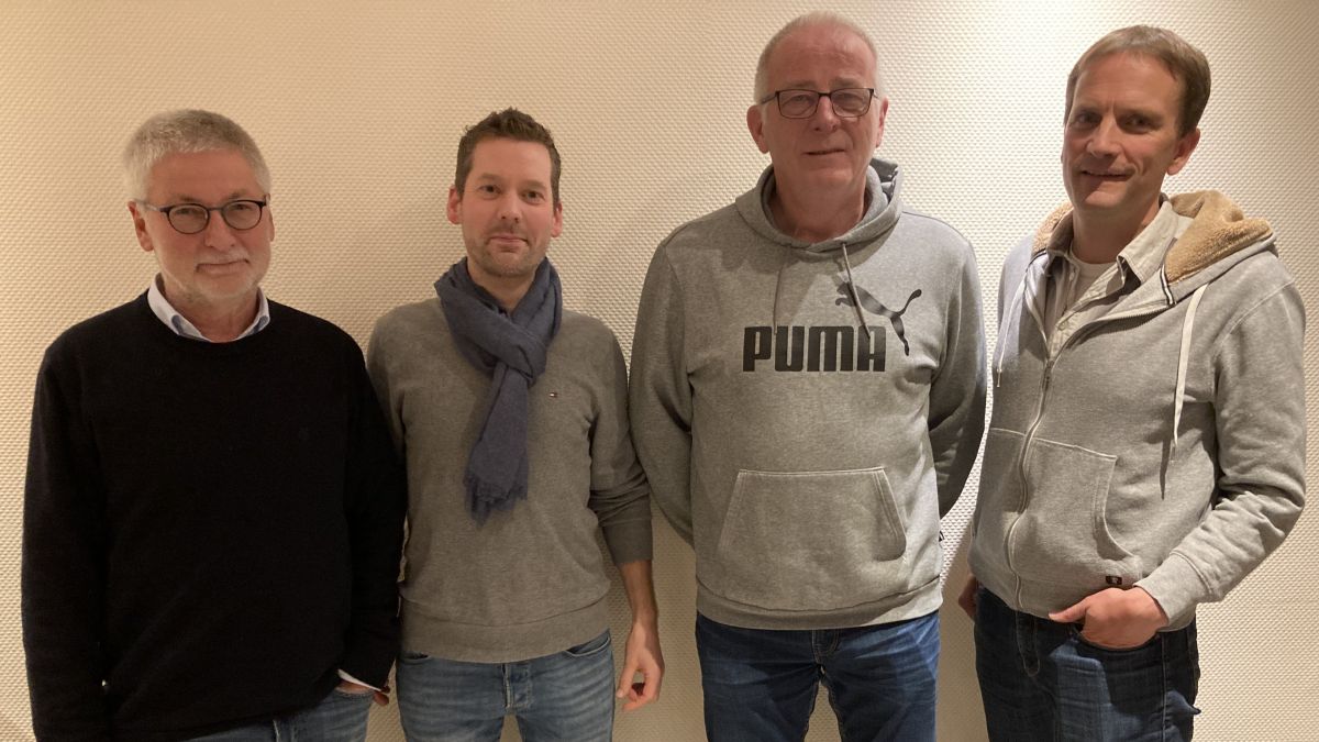 Günter Schulte (links) und der neue Vorstand der SPD Attendorn. von privat