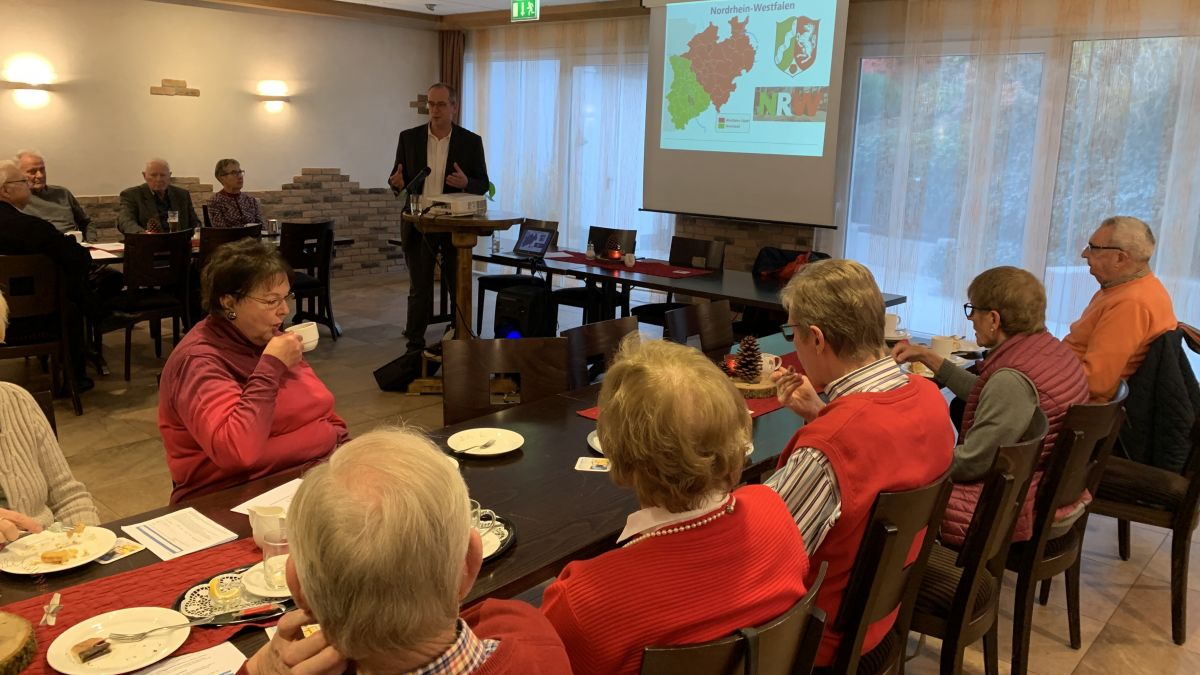 Die Senioren Union Lennestadt hörte jetzt einen Vortag von Professor Dr. Markus Köster zum Thema Westfalen. von privat