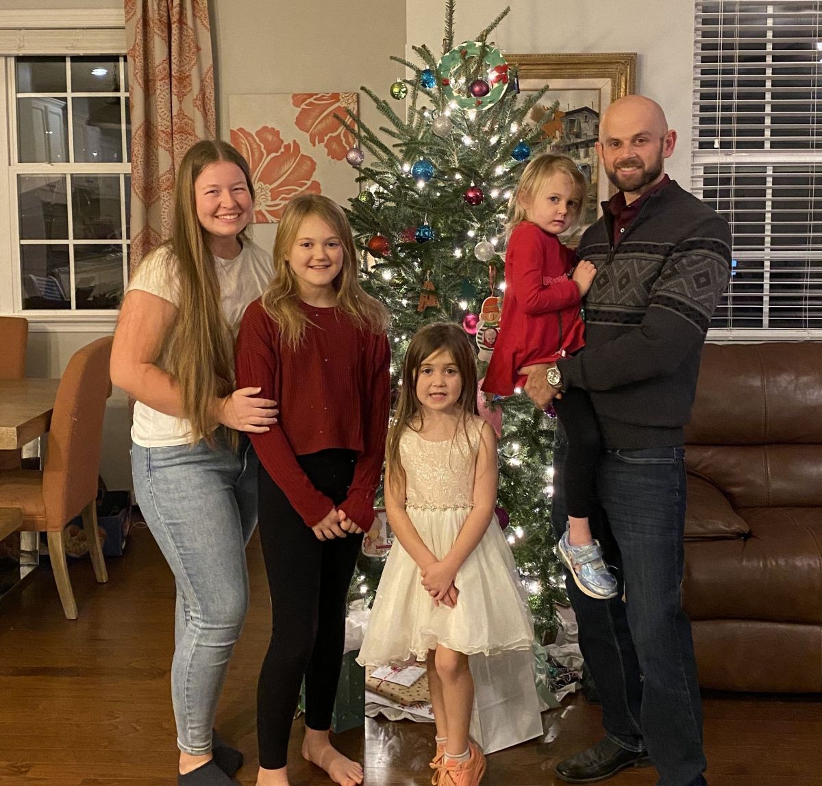 Melina Menne aus Kirchveischede feiert bereits ihr zweites Weihnachtsfest in North Carolina. Vor allem die Vorfreude der drei Töchter ihrer Familie sei ansteckend, schreibt sie an LokalPlus. von Melina Menne