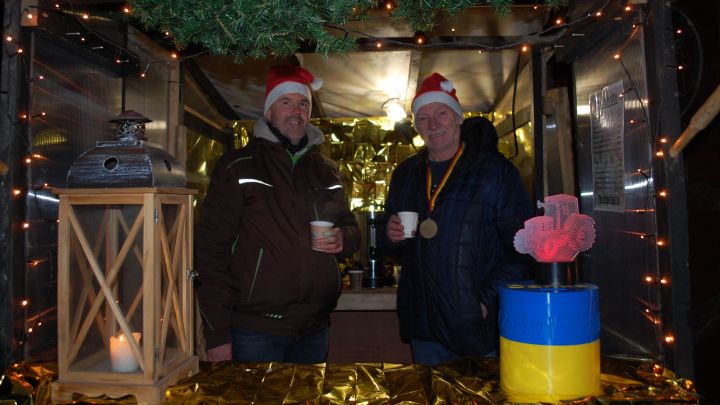Der Kleinste Weihnachtsbasar fand kurzfristig organisiert in Brün statt.