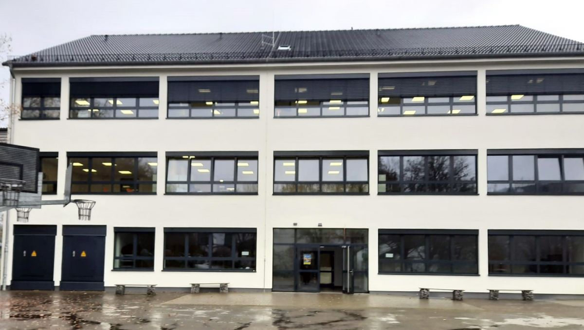 Der Gebäudekomplex Block D des Gymnasiums wurde umfassend saniert. Dadurch wird jetzt viel Energie gespart. von Stadt Lennestadt