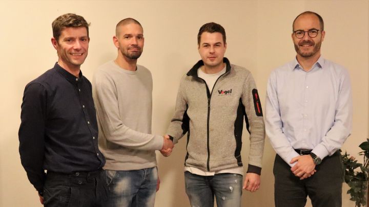 Begrüßen das neue Vorstandsmitglied Timo Vogel (zweiter von rechts) in ihren Reihen (von links):...