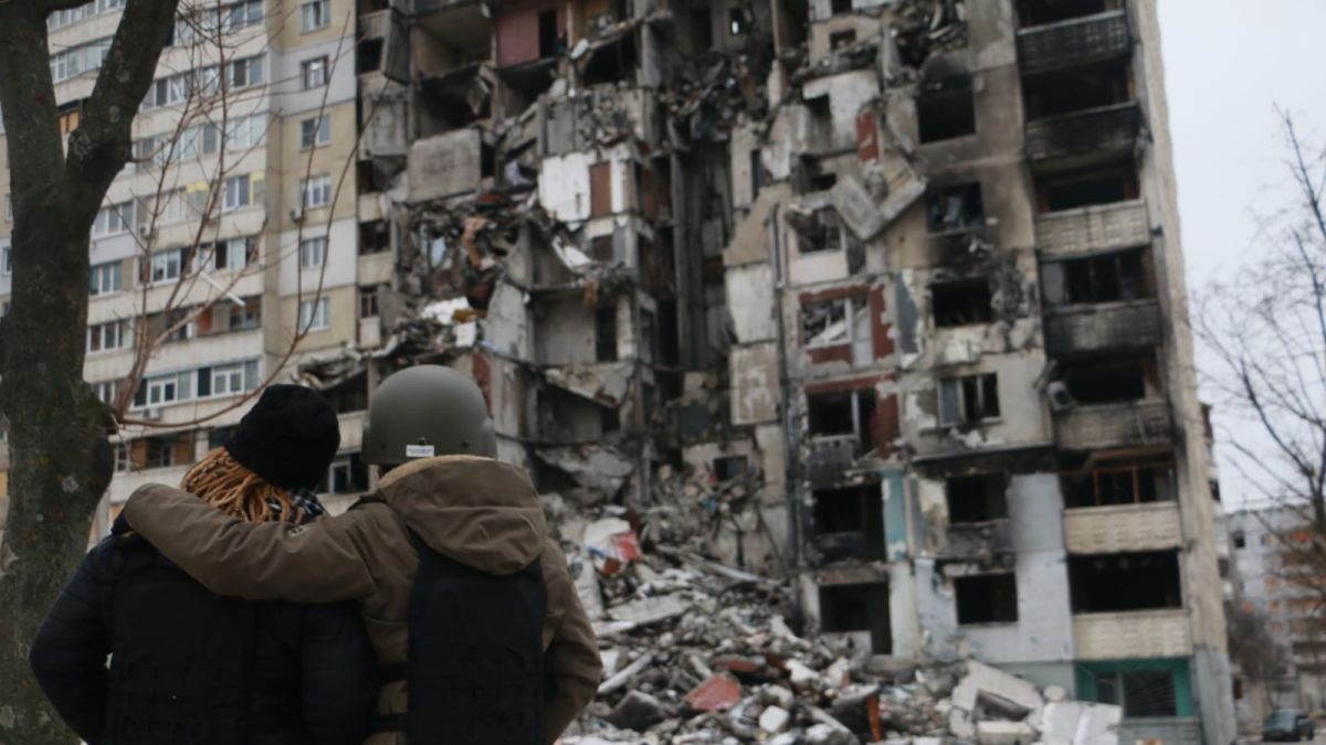 Entsetzen angesichts der unfassbaren Zerstörungen in der Ukraine: Einige Helfer von „Viele Hände für die Hoffnung“ sind zum ersten mal im Kriegsgebiet. Was sie sehen und erleben, werden sie wohl nie vergessen. von privat