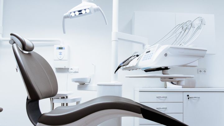 Eine Zahnarztpraxis in Attendorn wird aufgelöst und die gesamte Einrichtung inklusiver...