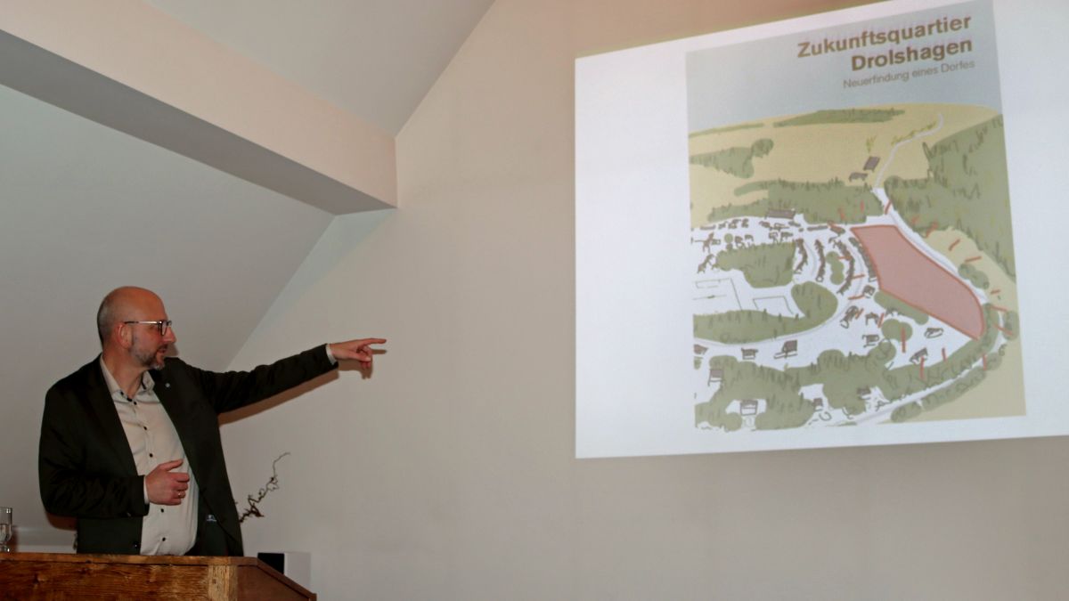 Bürgermeister Ulrich Berghof sieht eine Daueraufgabe im Klimaschutz und stellte neue Konzepte dazu vor. von Rüdiger Kahlke