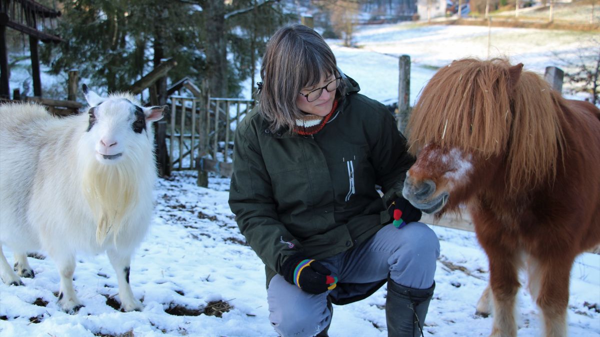 Petra Wintersohl aus Dirkingen ist Vorsitzende des Vereins „Schutzengel für Tiere“. Einen Großteil ihrer Zeit widmet sie dem Tierschutz. von Lorena Klein