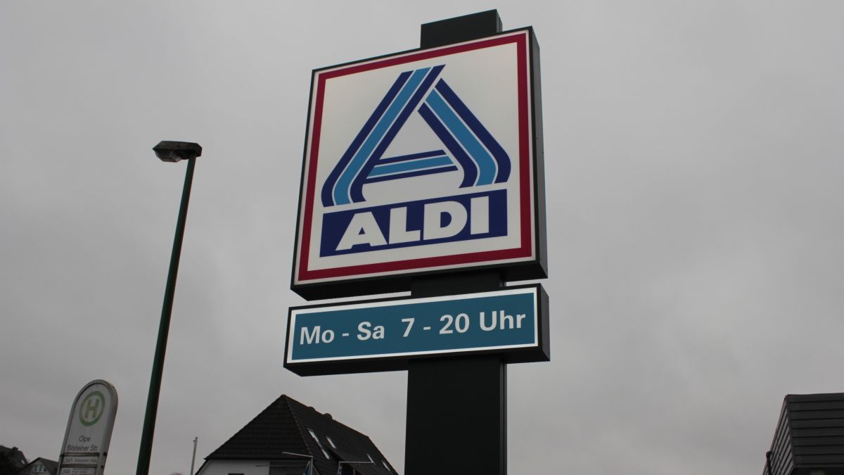Der neugestaltete Aldi-Markt an der Westfälischen Straße in Olpe wird am Mittwoch, 1. Februar, wieder eröffnet. von Wolfgang Schneider