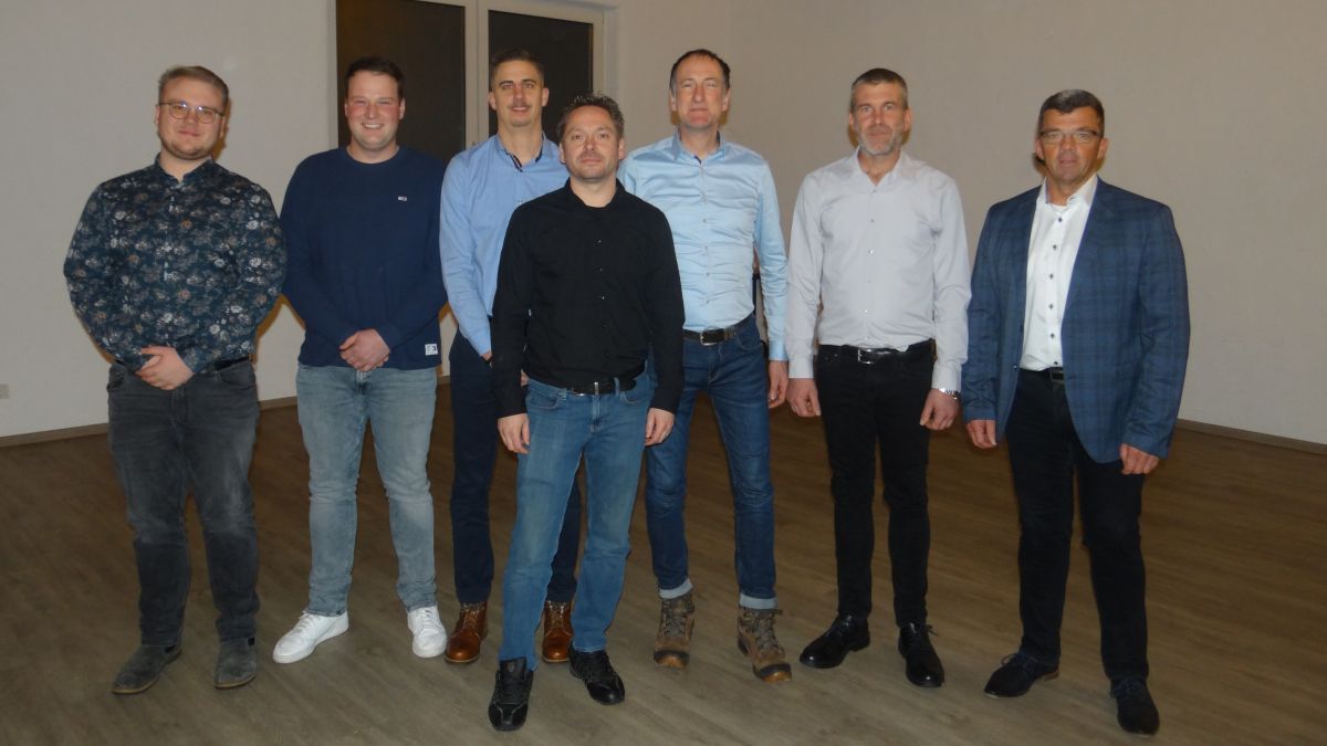 Damian Wehr, Damian Burghaus, Andreas Langenbach, Sebastian Tump, Boris Auth, Dennis Voss und Georg Schulte (von links). von privat