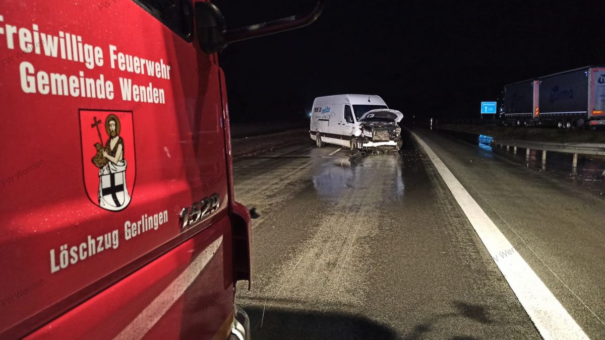 Zu einem Pkw-Unfall auf der A 45 rückte die Feuerwehr Wenden am Mittwochabend, 1. Februar, aus. von Feuerwehr Wenden