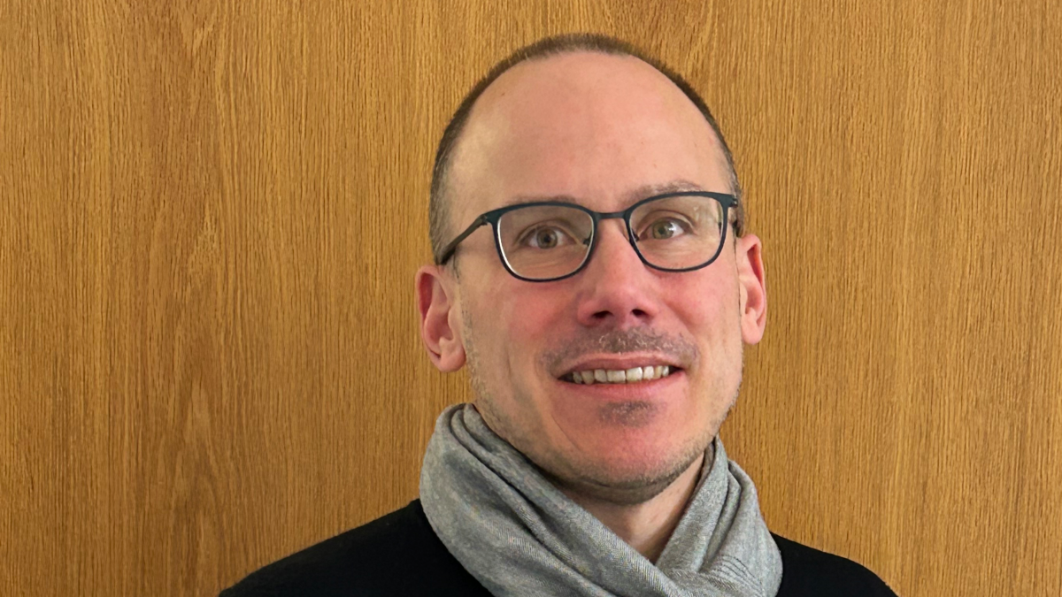 Daniel Pietruska, Ansprechpartner bei der VHS für den Programmbereich persönliche & berufliche Bildung. von privat