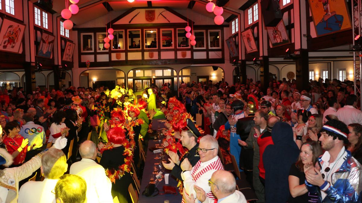 Volles Haus und gute Stimmung sind beim Karneval in Heggen garantiert. von privat