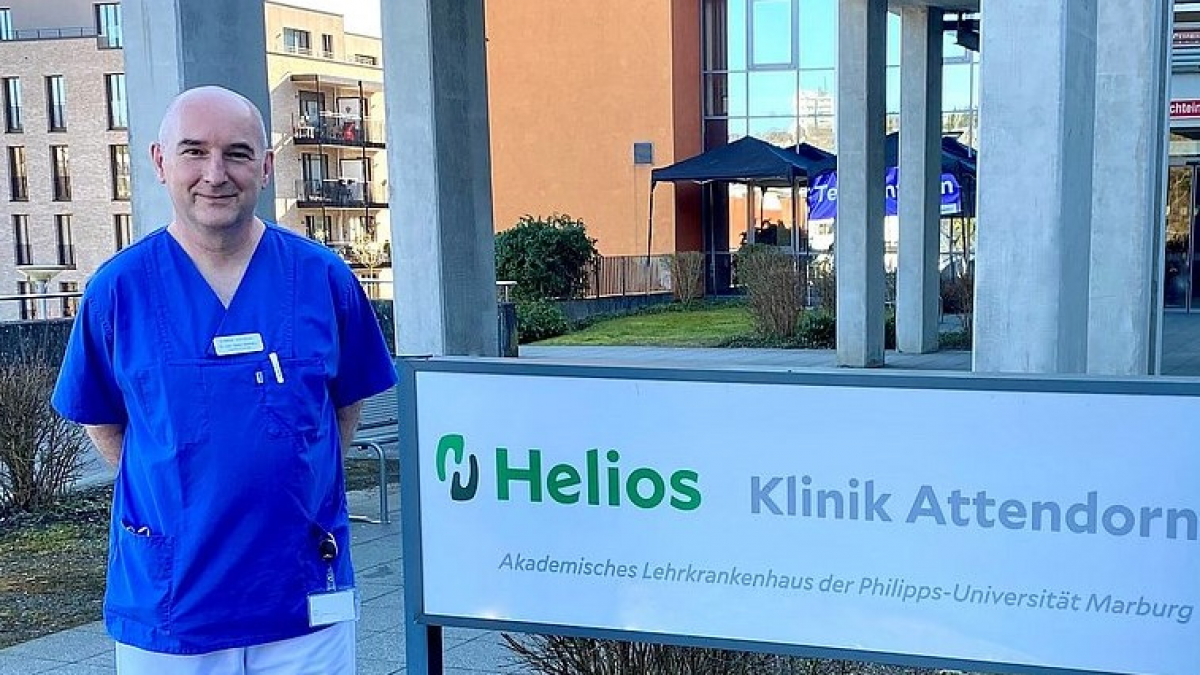 Leitender Oberarzt der Helios Klinik Attendorn, Dr. med. Stefan Bollmann, hält einen Vortrag über Zwerchfellbruch und Refluxkrankheit. von Helios Klinik Attendorn