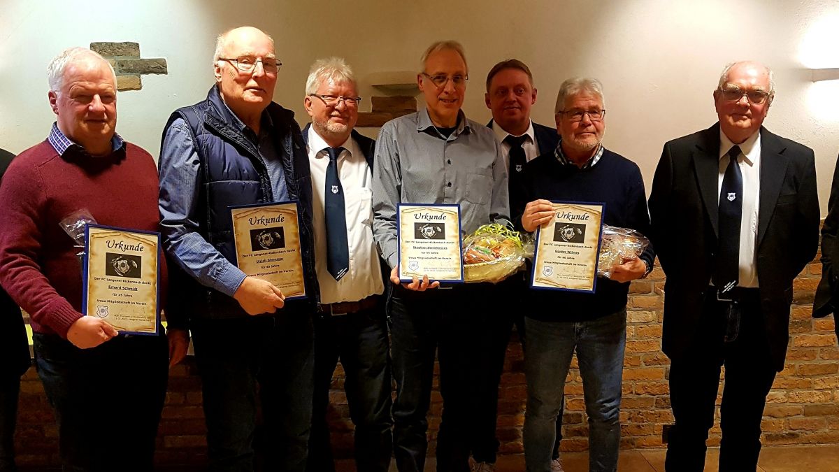 Von links: E. Schmidt, U. Stemmer, R. Skorek, S. Steinhanses, M. Kleff, G. Wilmes und H. Brunert. von privat