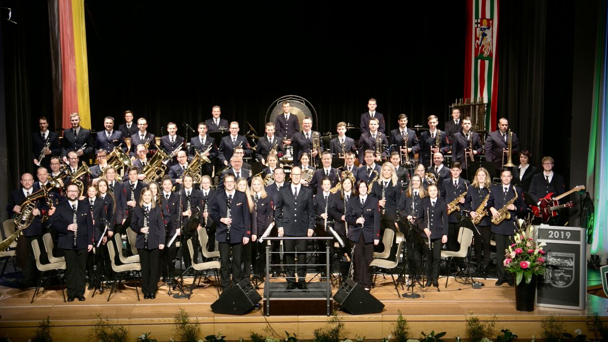 Der Musikzug der Freiwilligen Feuerwehr Iseringhausen spielt sein Jahreskonzert in der Stadthalle Olpe. von privat