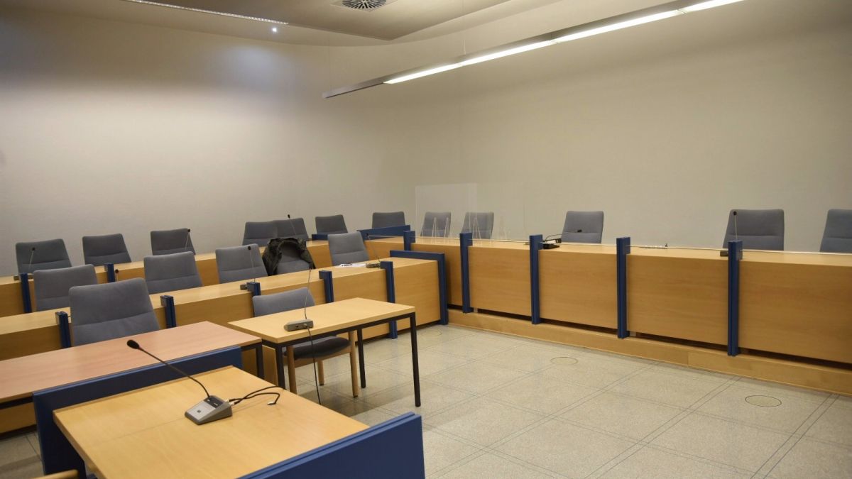 Gerichtssaal im Landgericht Siegen. von Nils Dinkel