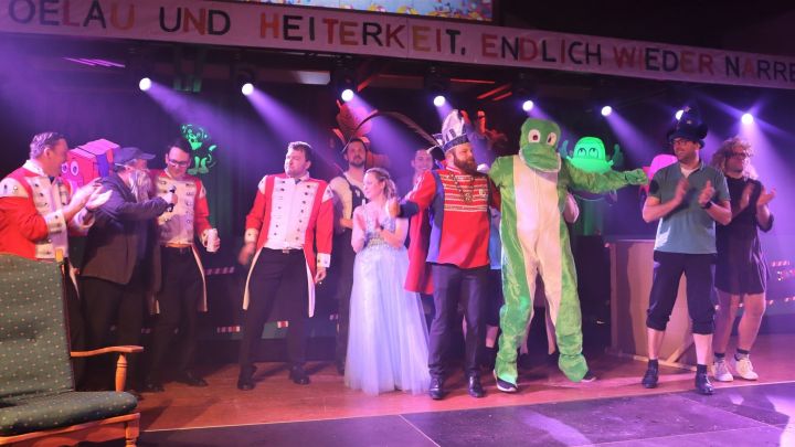 Karneval total bei der Großen Prunksitzung in Oedingen. Für Stimmung sorgten dabei auch Prinz...