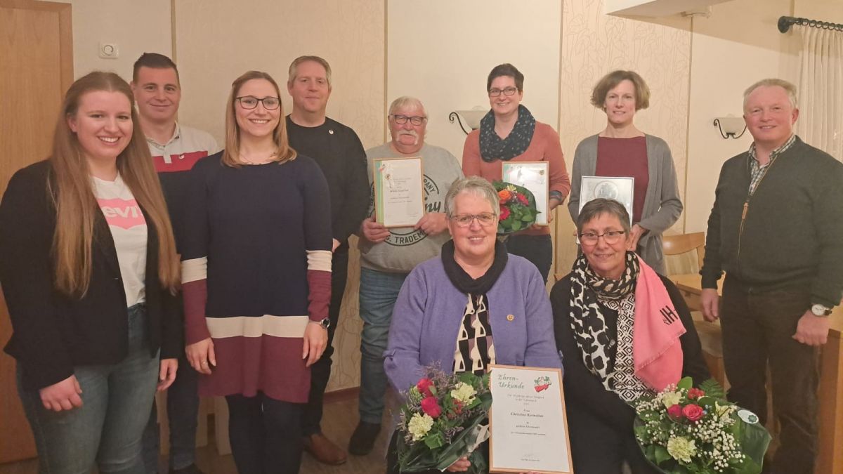 Bei der Jahreshauptversammlung des Tambourcorps Elspe wurden einige langjährige Mitglieder geehrt. von privat