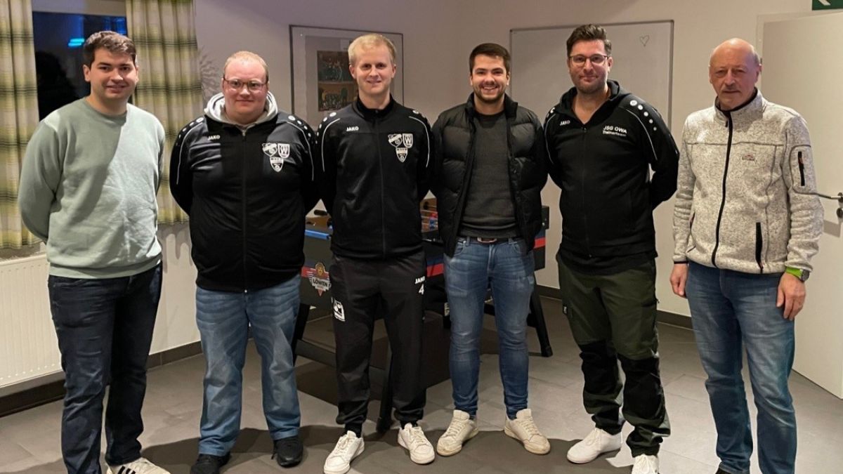 Marius Gerigk und Matthias Schlimm freuen sich die beiden Trainergespanne begrüßen zu dürfen. (v.l. Marius Gerigk, Simon Holweg, Jens Solbach, Phillip Bauer, Patrick Jäkel, Matthias Schlimm) von privat