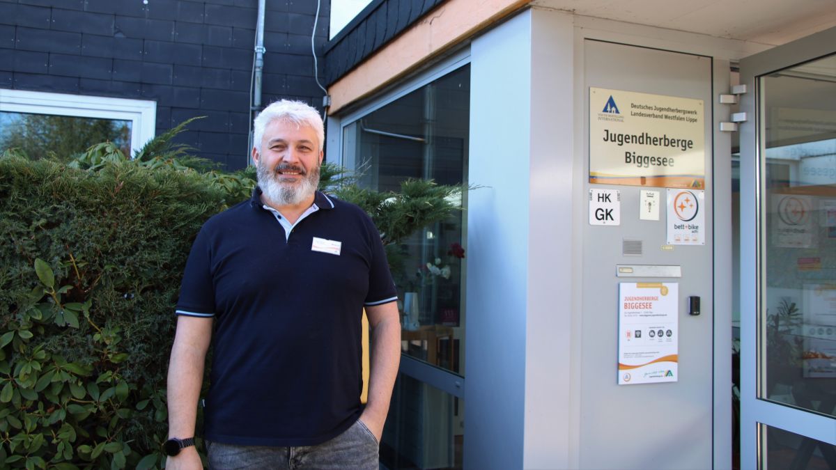 Die Jugendherberge Biggesee in Stade mit Herbergsleiter Peter Schär (Bild) öffnet nach mehrmonatigen Renovierungsarbeiten am Freitag, 3. März, wieder für Gäste aus nah und fern. von Lorena Klein