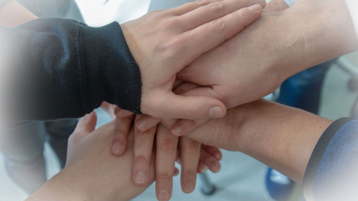 Hilfe und Unterstützung bieten die Gruppenstunden und die Telefonsprechstunden von Caritas-AufWind.