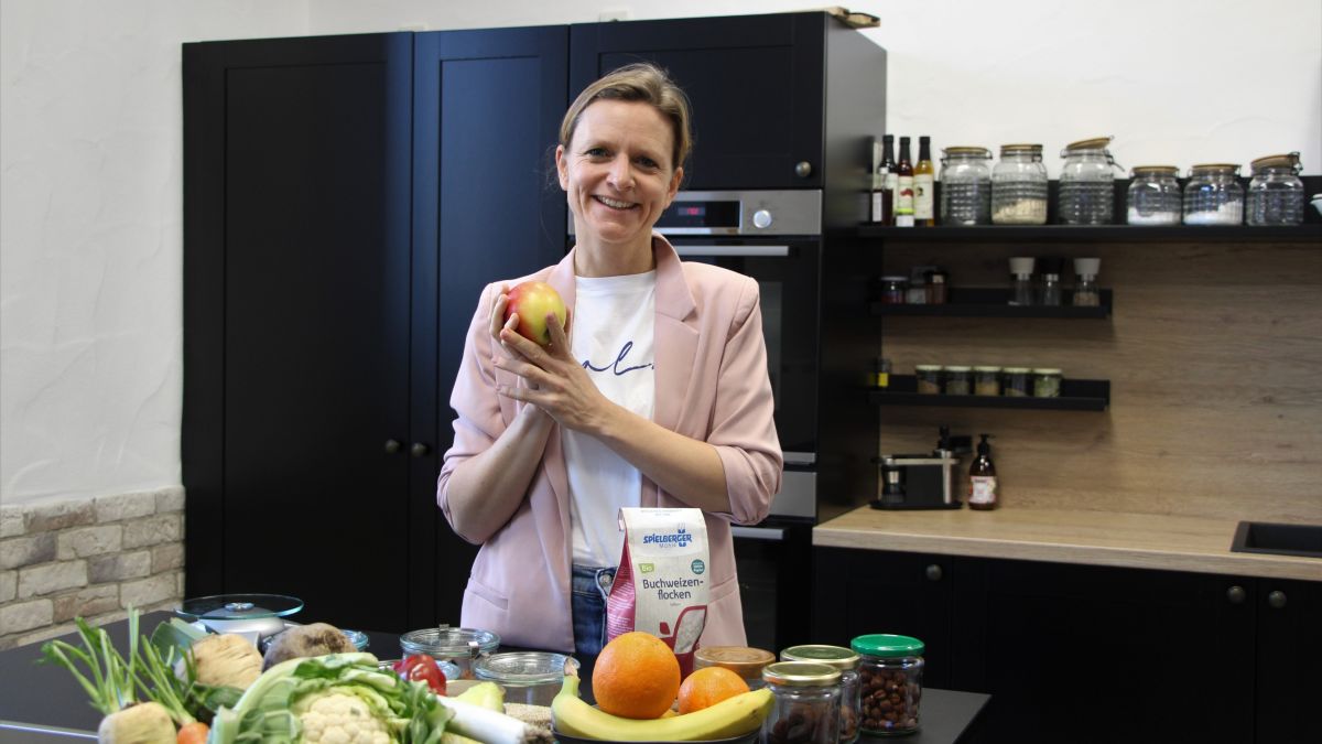 Gesunde Ernährung - das ist Eva Hennes Beruf. Im Interview erklärt die Diplom-Oecotrophologin, worauf man achten sollte. von Lorena Klein