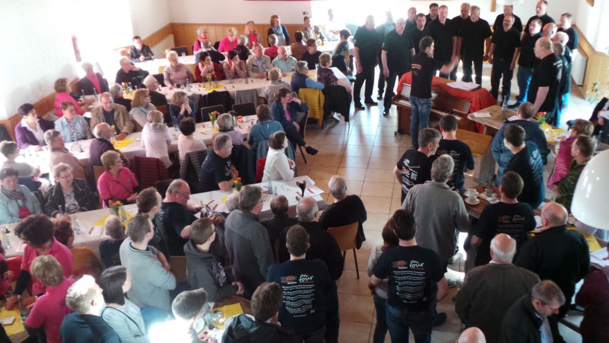 Geselligkeit, Gesang und gute Laune: Die Möllmicker Chöre „Einigkeit“ laden zum Möllmicker Frühlingserwachen in das Dorfgemeinschaftshaus ein. von Joachim Jung