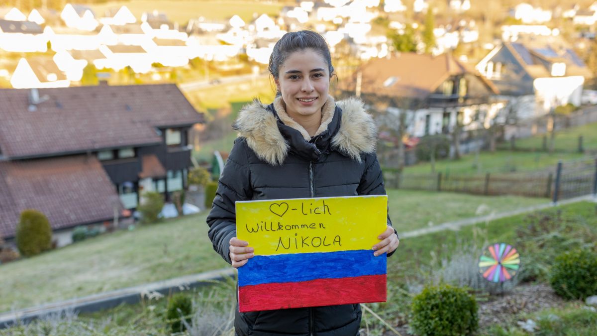 Nikola Zahret Osorio Salinas ist Aupair-Mädchen bei Familie Schlüngermann in Halberbracht. von Tine Schmidt