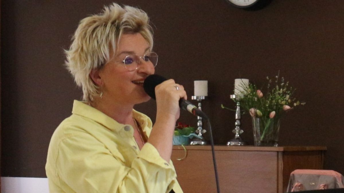 Sängerin Kerstin Stahl bei ihrer Premiere im „Franziskaner-Hof“. von privat