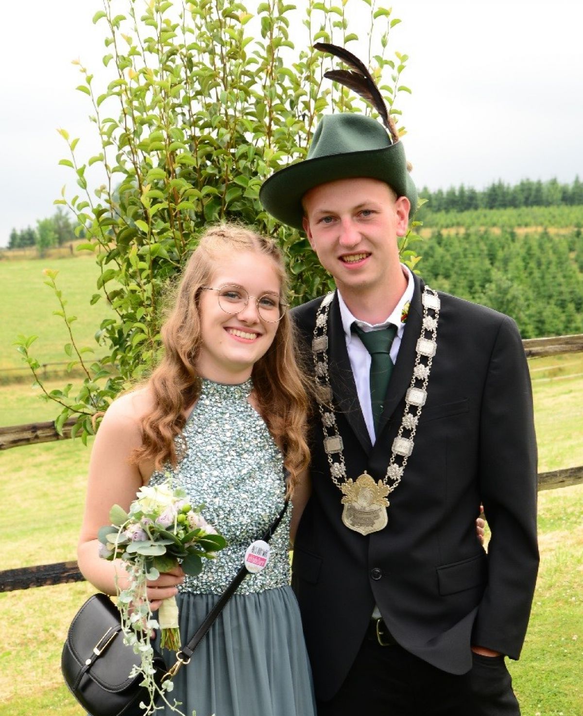 Das Jungschützenpaar Luca Bock und Anna-Lena Sasse ist bereit für eine tolle Party. von privat