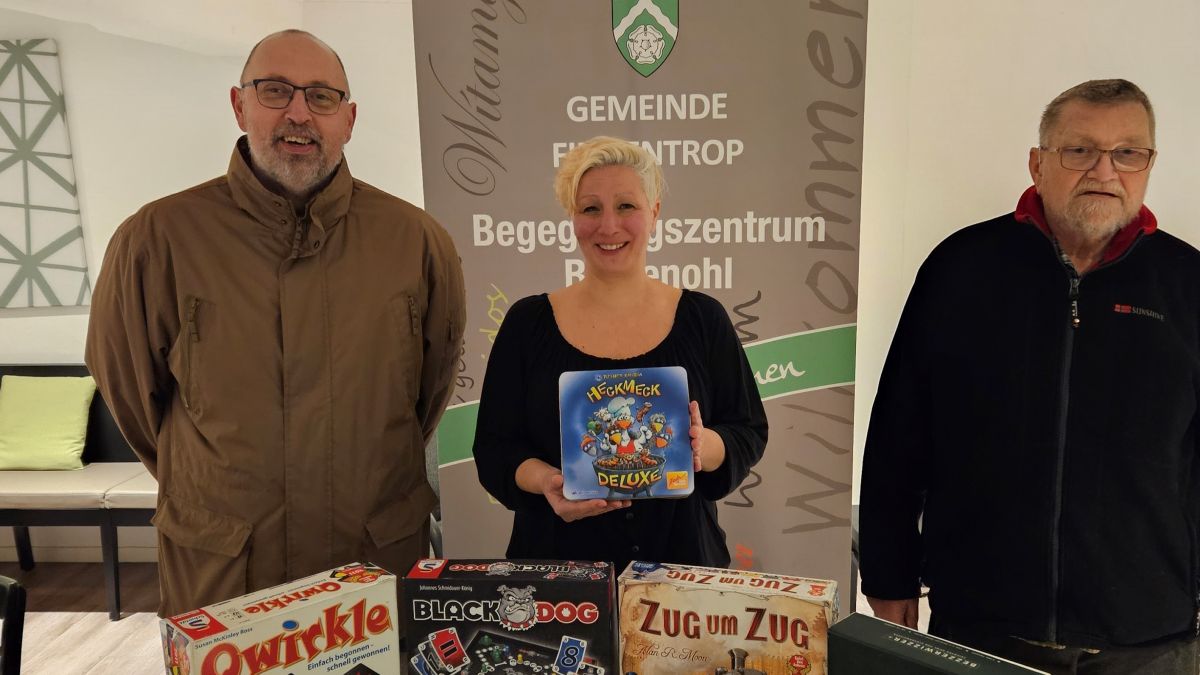 Manfred Molitor, Carmen Rickert, Peter Melchers (v.l.) freuen sich auf viele Gleichgesinnte bei den Spieleabenden. von privat