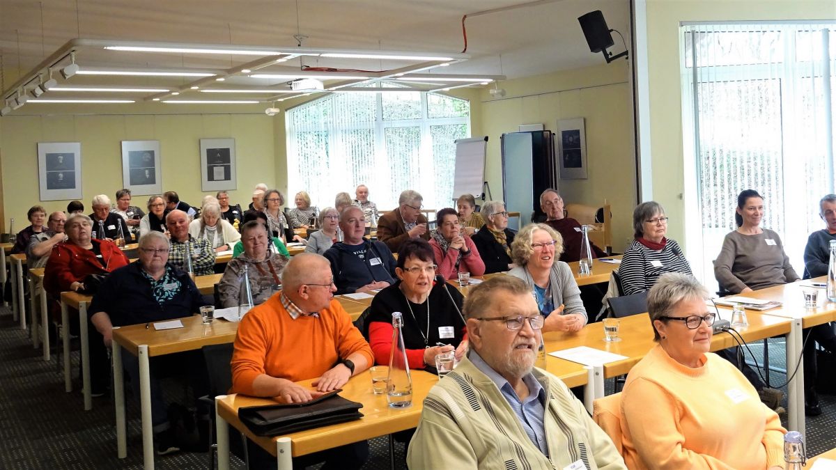 VdK Vorsitzende aus 50 Ortsverbänden trafen sich beim Informationsaustausch in Bad Fredeburg. von Sigrid Mynar