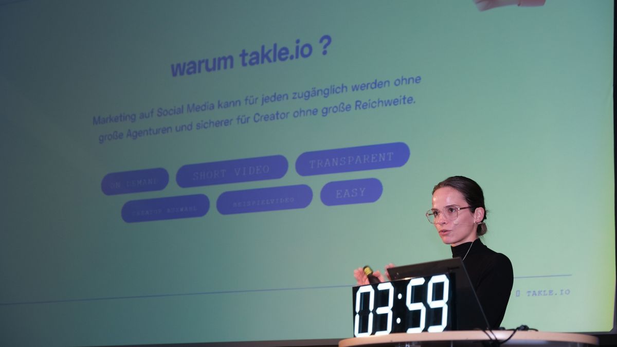 Die Siegerin des JU DO!-Gründerwettbewerbs 2022: Livia Dolle (takle.io UG). von Carsten Schmale