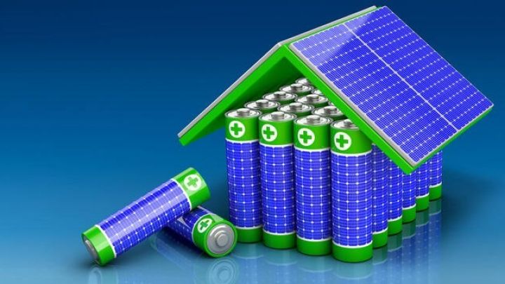 Zu einer Photovoltaikanlange sollte ein Batteriespeicher gehören.