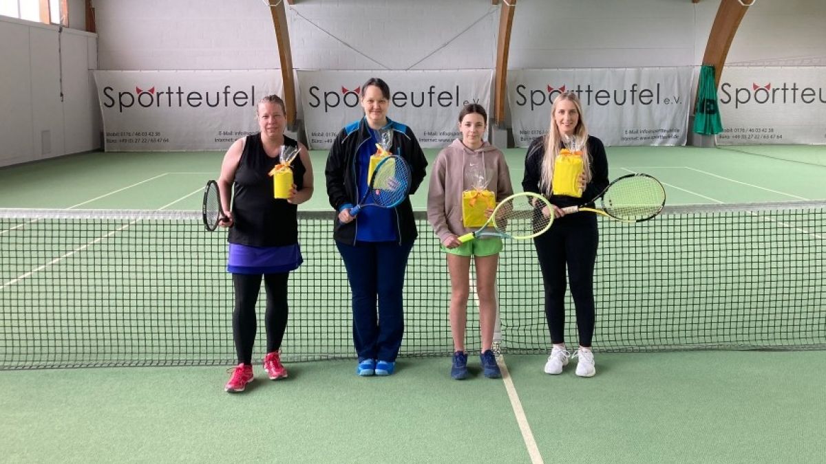 (v.l.): Nicola Schulte, Regine Kramm, Sofia Corces-Alvarez und Sabrina Hees von privat