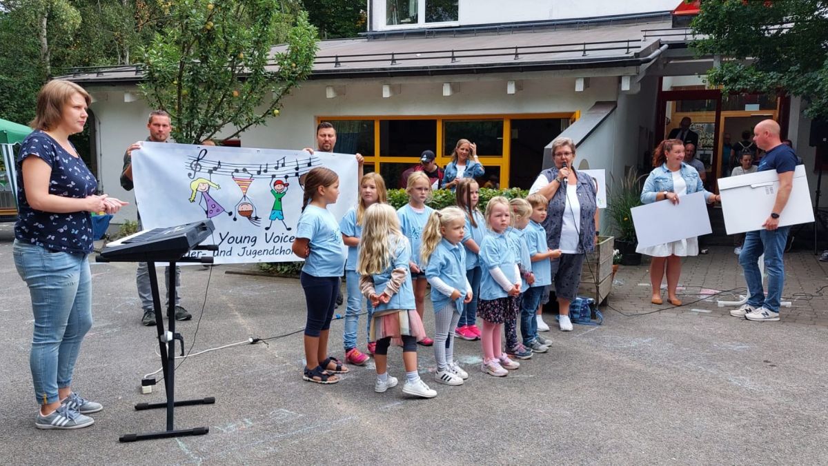 Der Kinder- und Jugendchor Young Voices aus Oberelspe. von privat