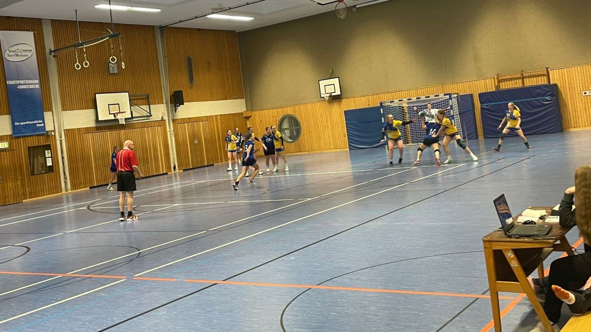 Die Damen der HSG Lennestadt unterlagen der RSVE Siegen mit 17:29. von privat