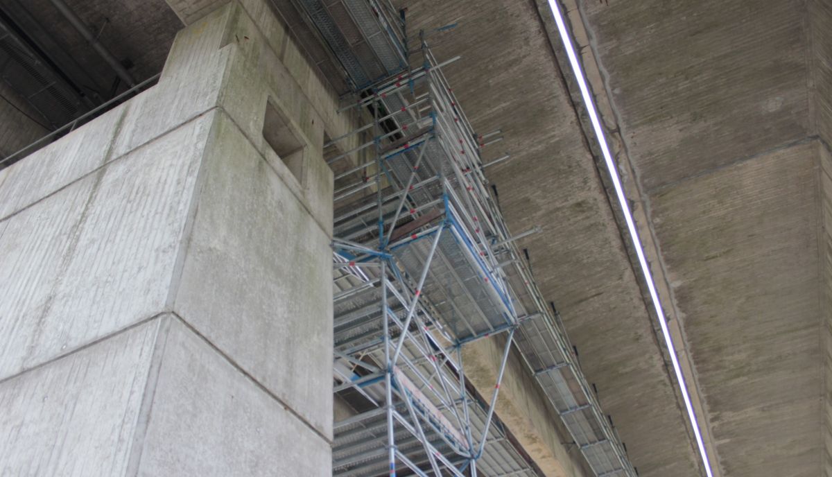 Noch bis Ende des Jahres werden die Arbeiten zur Verstärkung der Talbrücke Saßmicke dauern. von Wolfgang Schneider