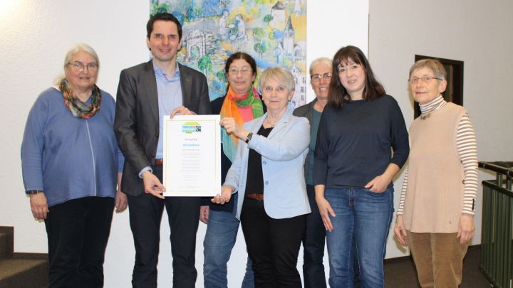 Die Hansestadt Attendorn darf für weitere zwei Jahre den Titel „Fairtrade-Stadt“ führen....