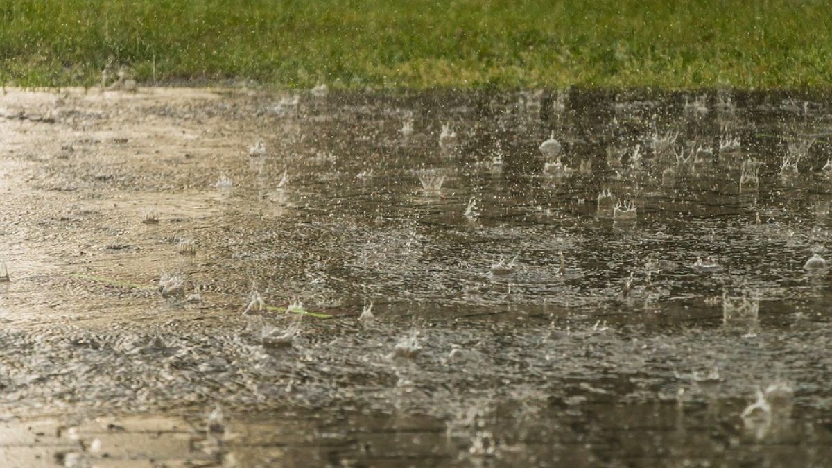 Der Deutsche Wetterdienst warnt vor hohen Niederschlagsmengen. von Pixabay